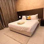 Chelsea Residence Studio, Plaza Damas 3