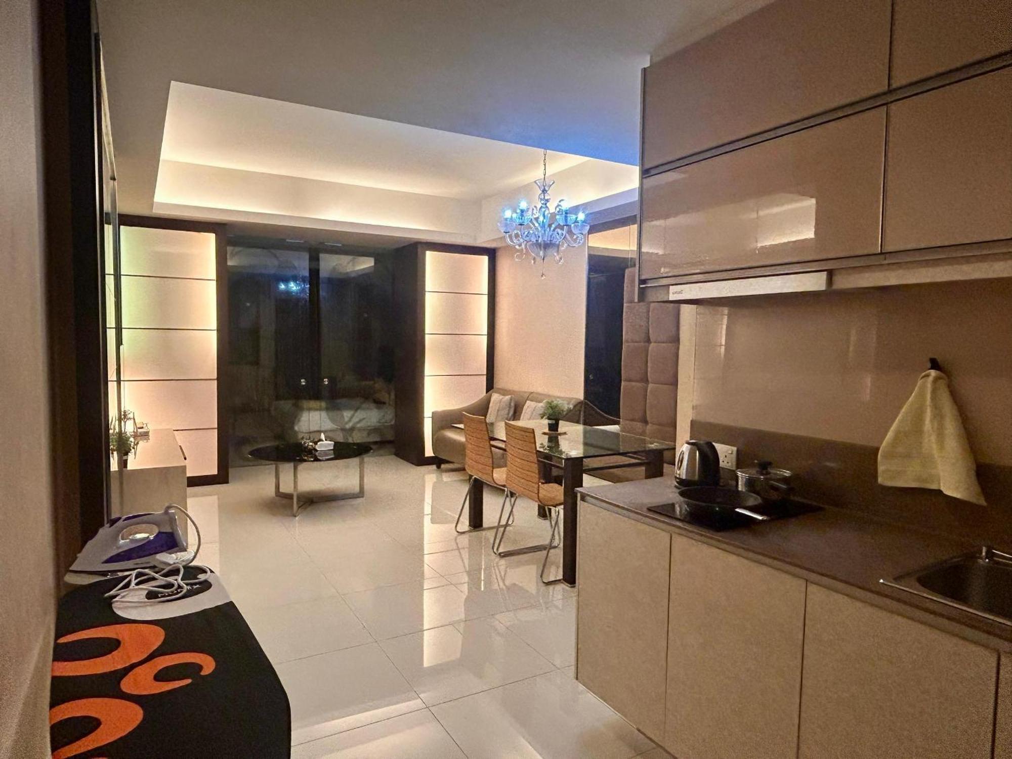 Chelsea Studio, Plaza Damas 3 Pangsapuri *